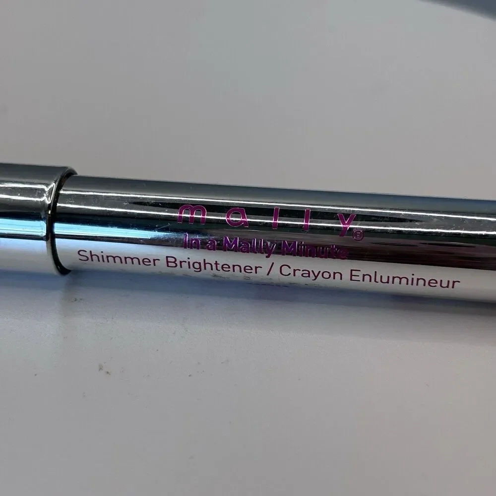 MALLY- In A Mally Minute - Shimmer Brightener Highlighter - Deeper - 0.07 Oz
